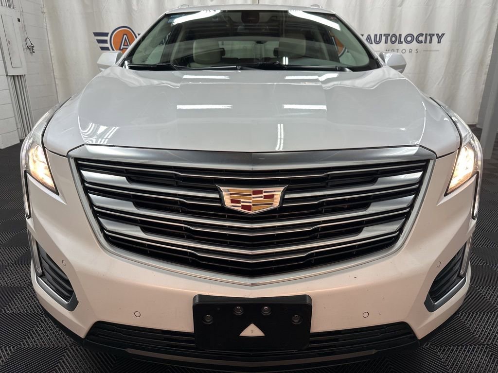 Used 2017 Cadillac XT5 Luxury w/ Driver Awareness Package image 3