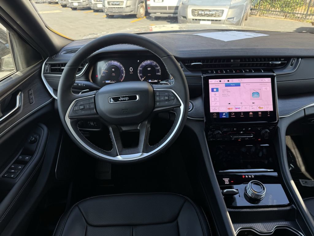 New 2025 Jeep Grand Cherokee L Limited w/ Luxury Tech Group II image 17