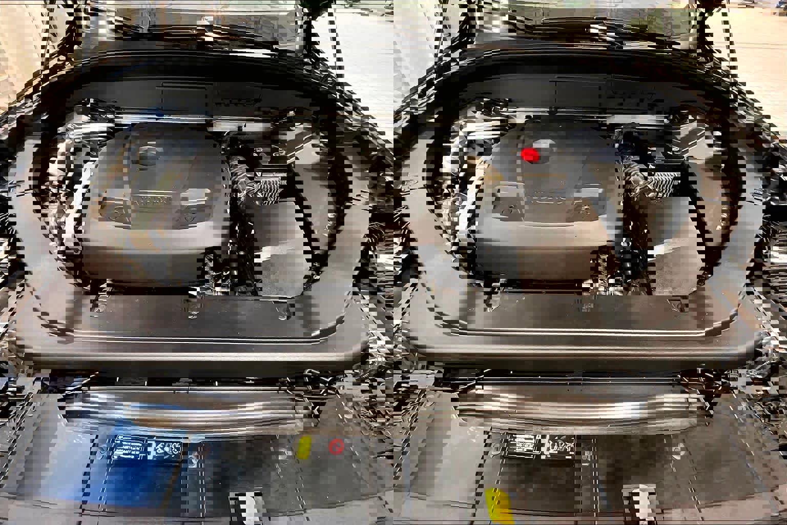 Used 2019 Volvo XC60 T6 Momentum w/ Premium Package image 28