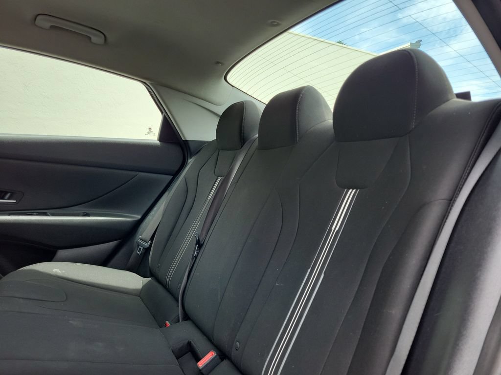 Used 2023 Hyundai Elantra SEL FWD image 14