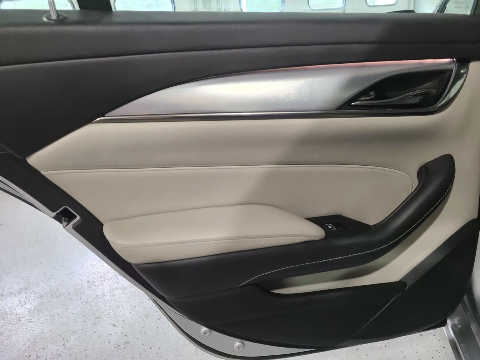 Used 2019 Cadillac CTS Luxury RWD image 18