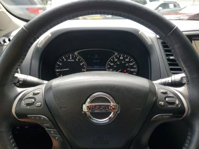 Used 2020 Nissan Pathfinder Platinum FWD image 21