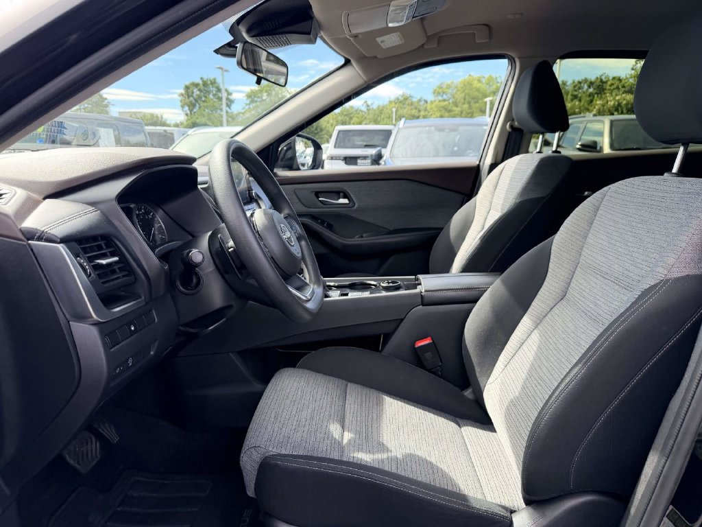 Used 2023 Nissan Rogue SV AWD/4WD image 15