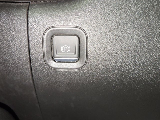 Used 2020 Chevrolet Silverado 1500 Custom Trail Boss w/ Custom Convenience Package AWD/4WD image 37