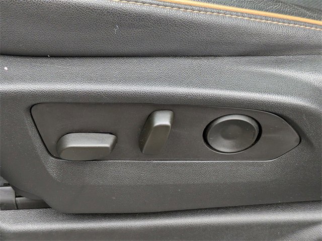 Used 2023 GMC Yukon XL AT4 w/ AT4 Premium Package image 21