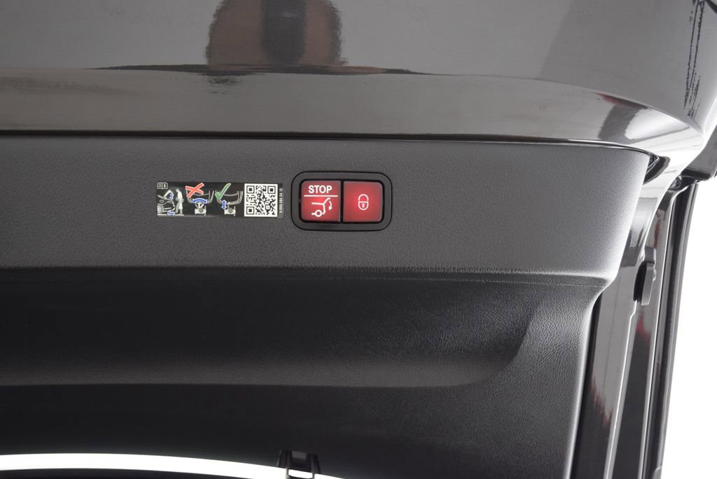 Used 2023 Mercedes-Benz EQS 580 4MATIC Sedan image 31