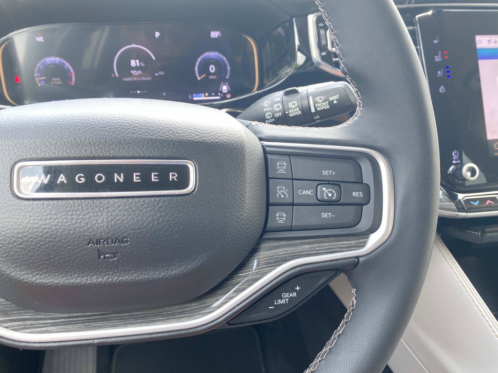 Used 2022 Jeep Wagoneer Series II AWD/4WD image 42
