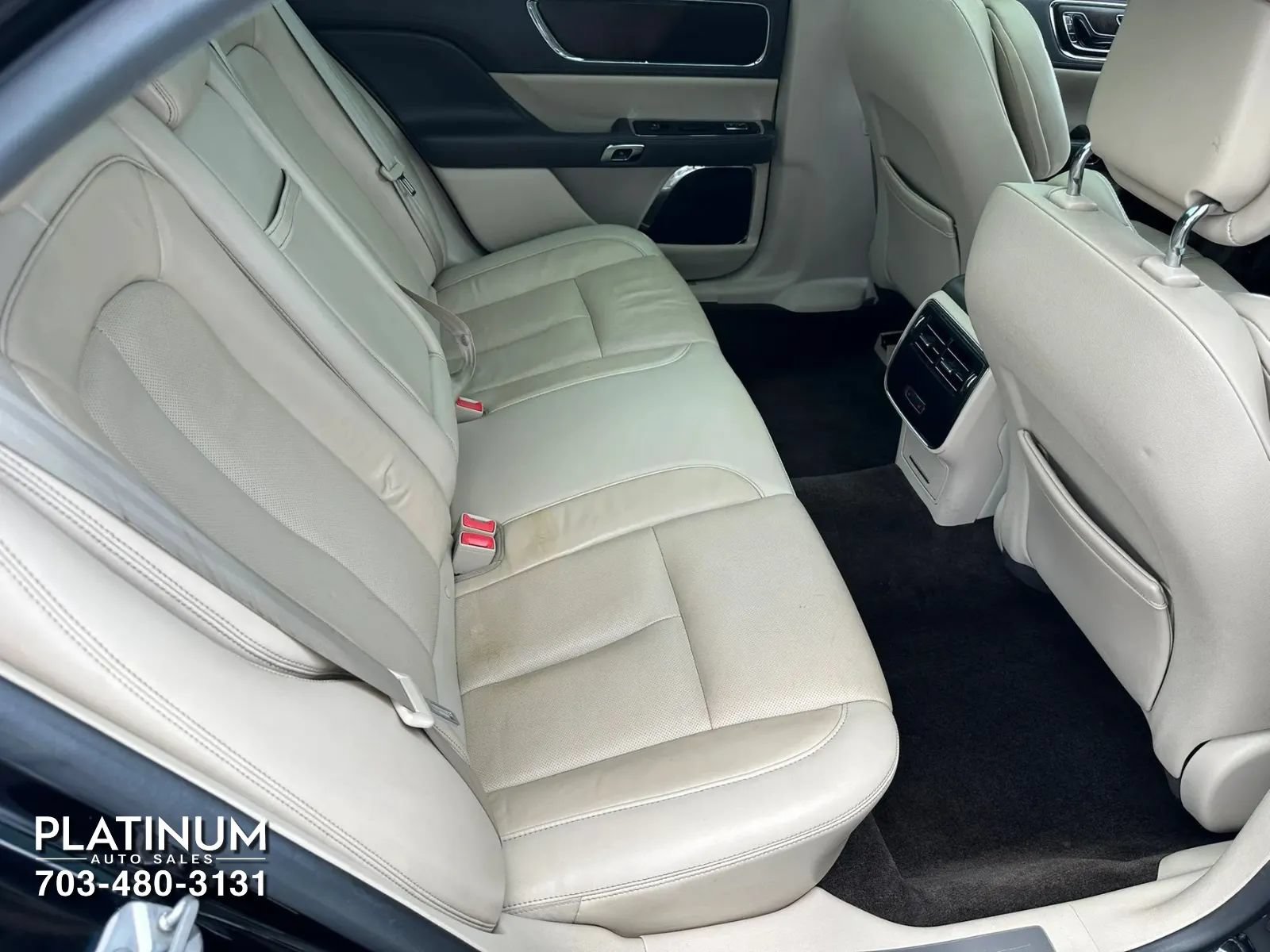 Used 2017 Lincoln Continental Select w/ Climate Package FWD image 16