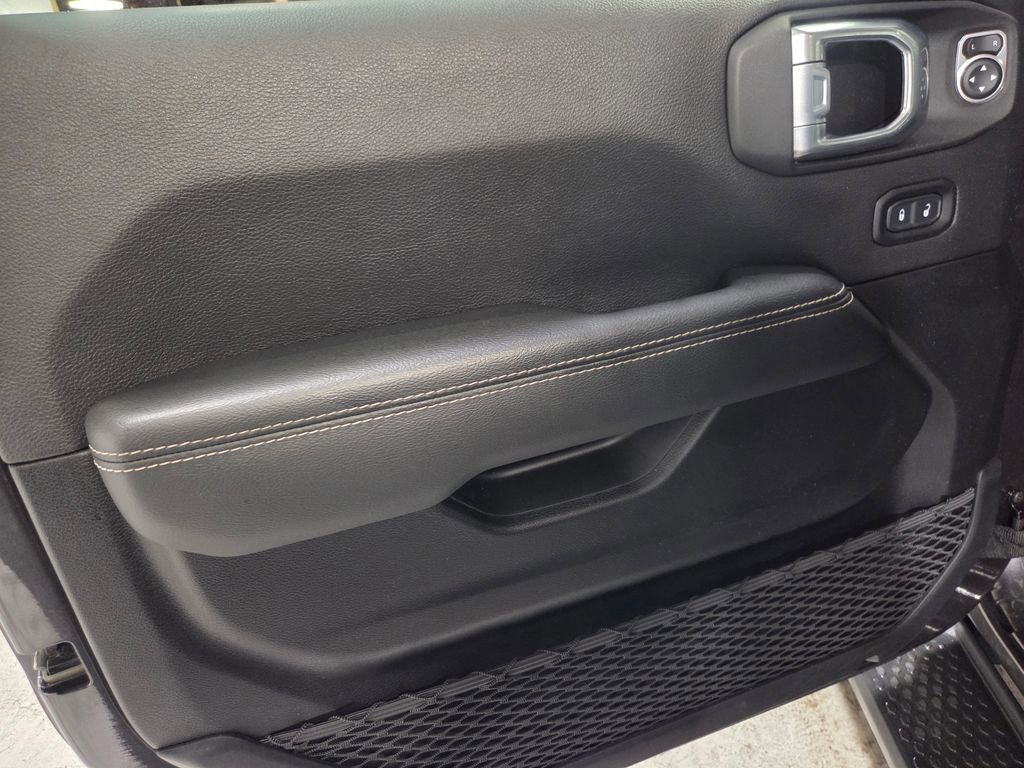 Used 2021 Jeep Wrangler Unlimited Sahara w/ Dual Top Group image 15