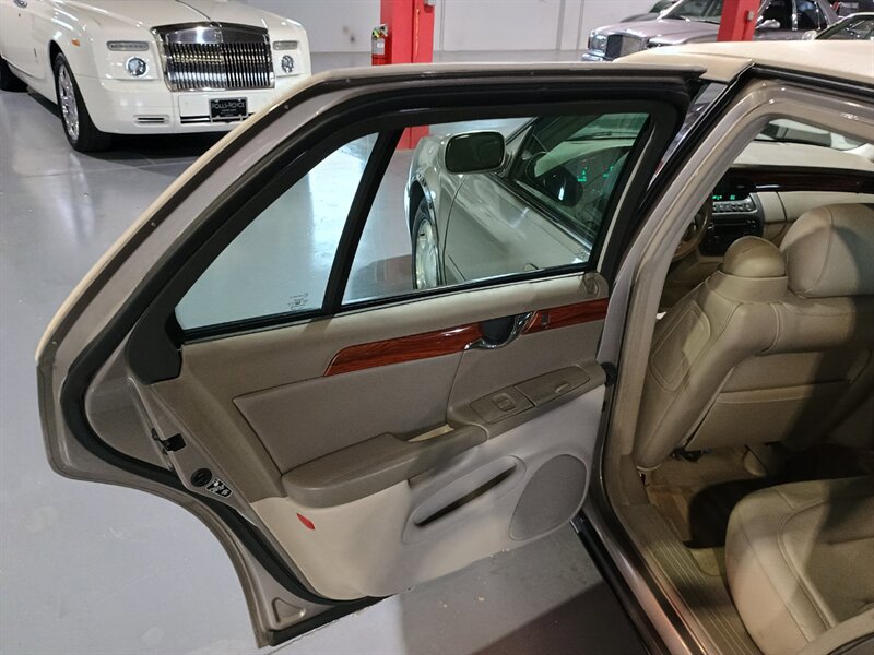 Used 2001 Cadillac De Ville FWD image 43