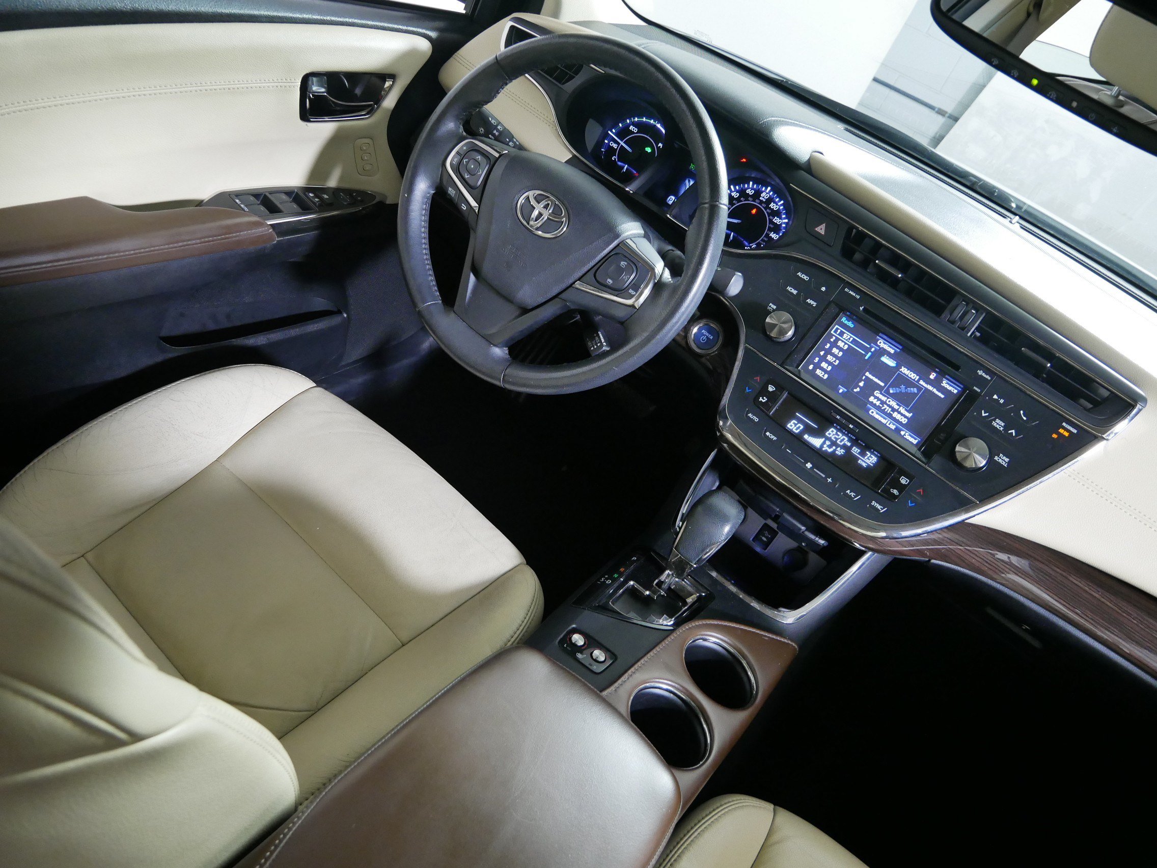 Used 2015 Toyota Avalon XLE Touring FWD image 9