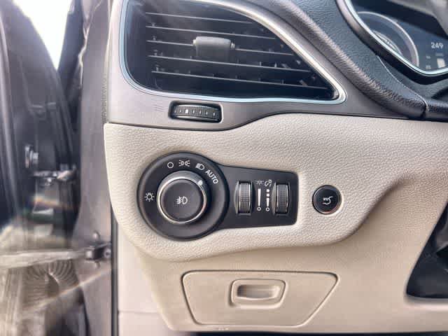 Used 2019 Jeep Cherokee Limited AWD/4WD image 29
