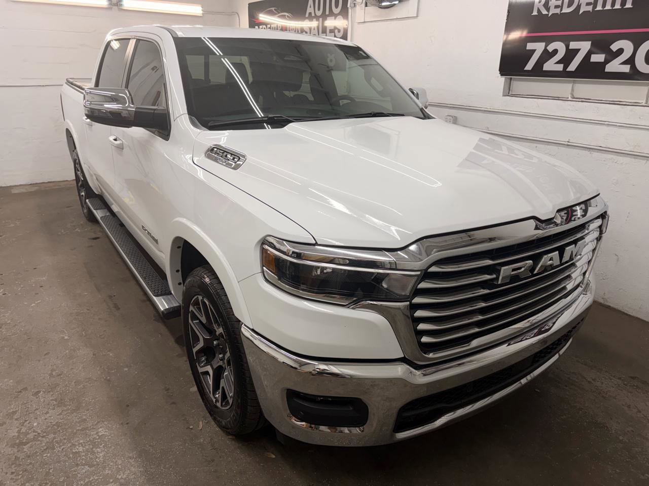Used 2025 RAM 1500 Laramie AWD/4WD image 7