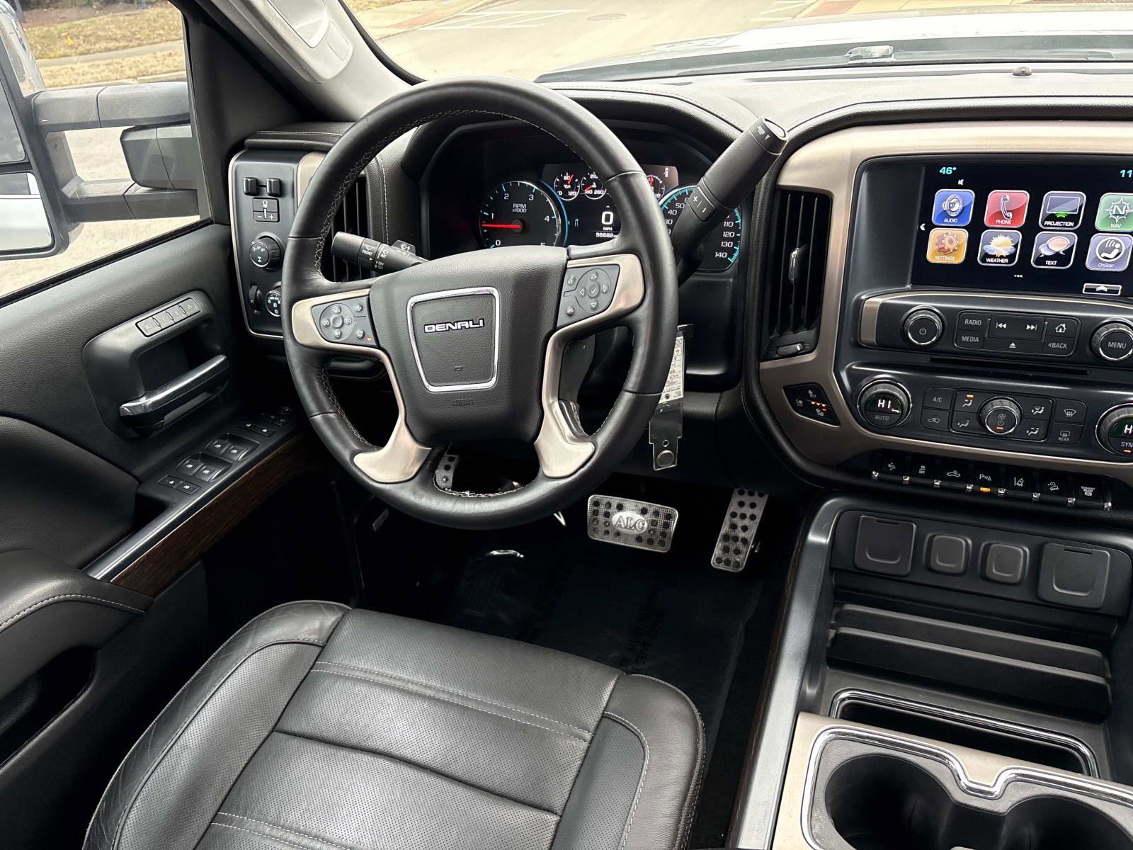 Used 2018 GMC Sierra 2500 Denali w/ Duramax Plus Package image 27