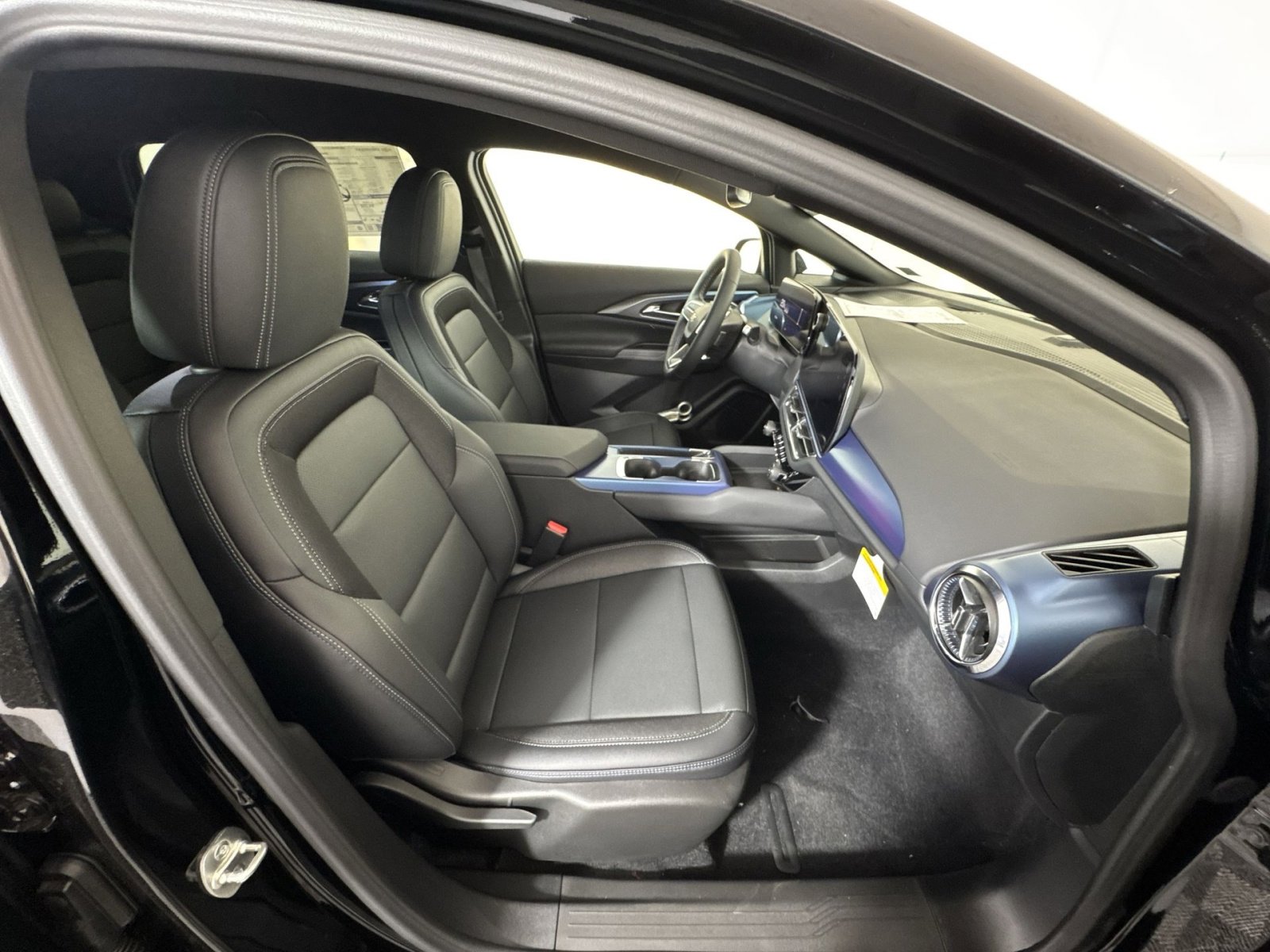 New 2026 Chevrolet Equinox EV LT image 26