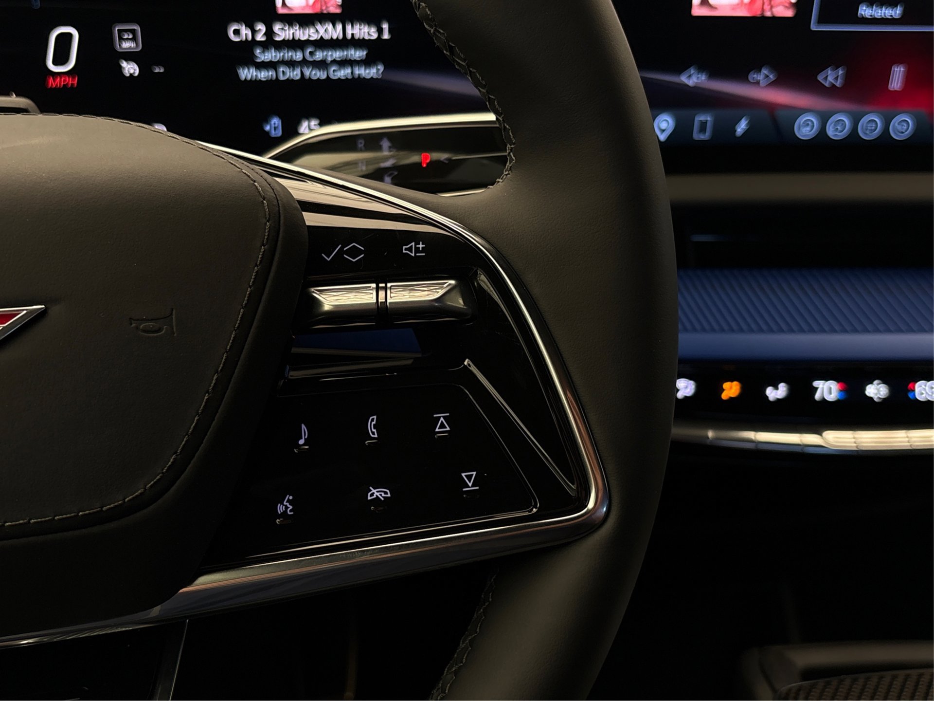 New 2026 Cadillac Optiq V AWD/4WD image 28