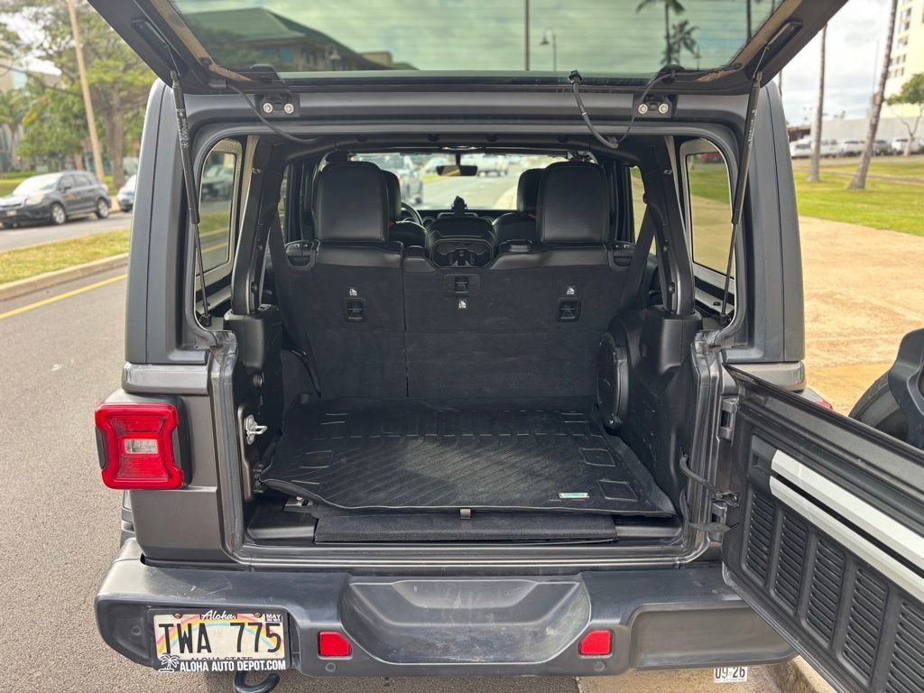 Used 2019 Jeep Wrangler Unlimited Sahara AWD/4WD image 13