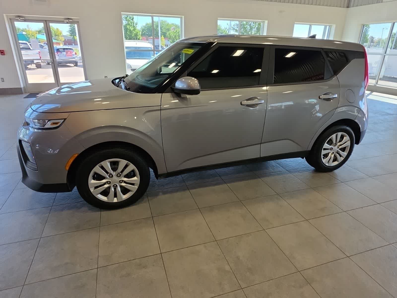 Used 2022 Kia Soul LX FWD image 16