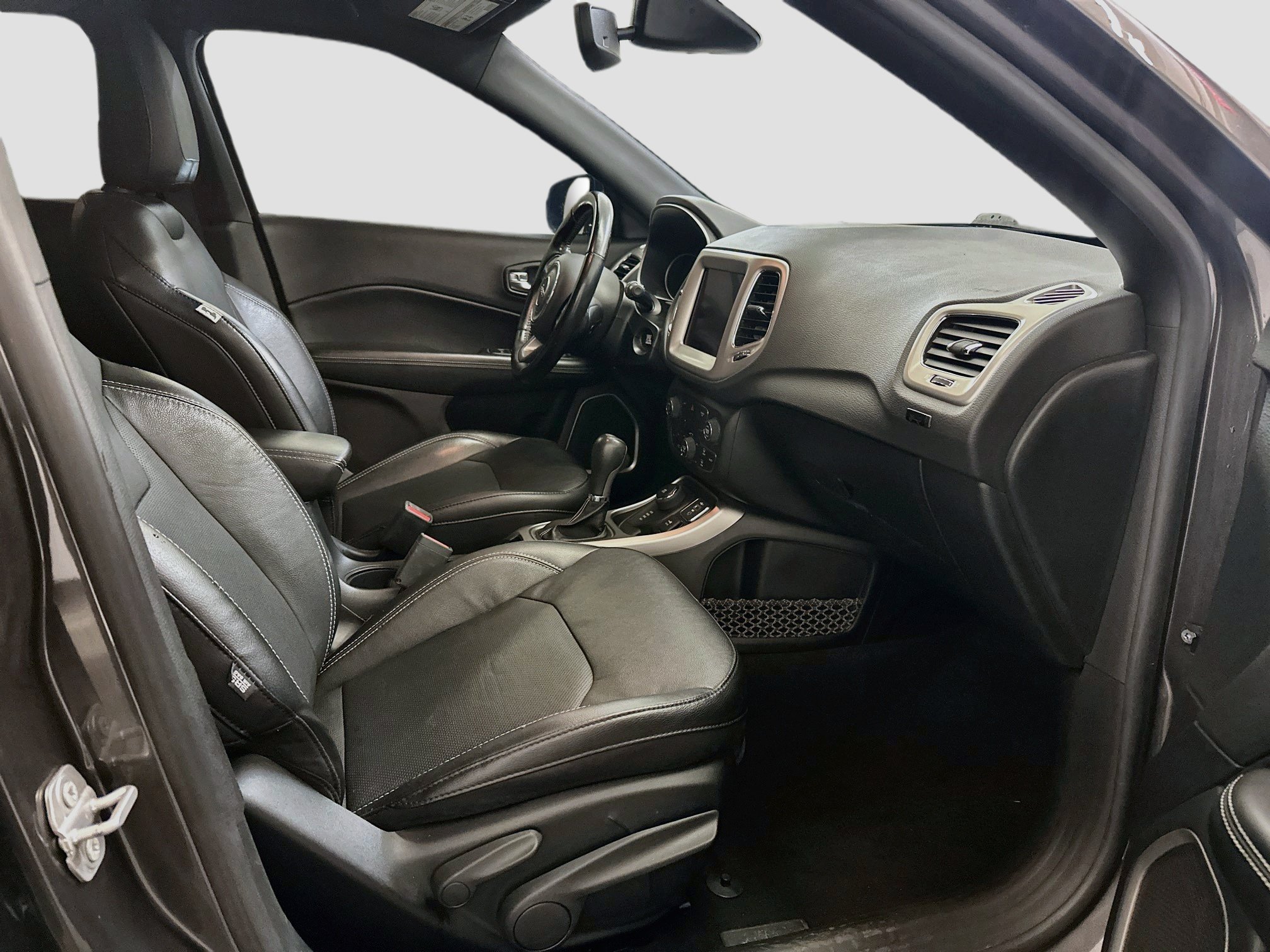 Used 2021 Jeep Compass Latitude AWD/4WD image 33
