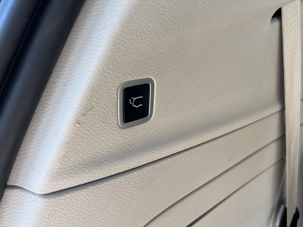 Used 2024 Chrysler Pacifica Limited FWD image 27