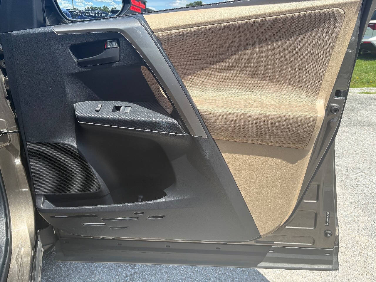 Used 2013 Toyota RAV4 XLE AWD/4WD image 35