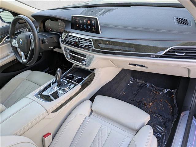 Certified 2022 BMW 750i xDrive image 23