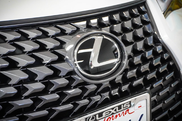 Certified 2025 Lexus UX 300h FWD w/ Accessory Package (Z2) image 28