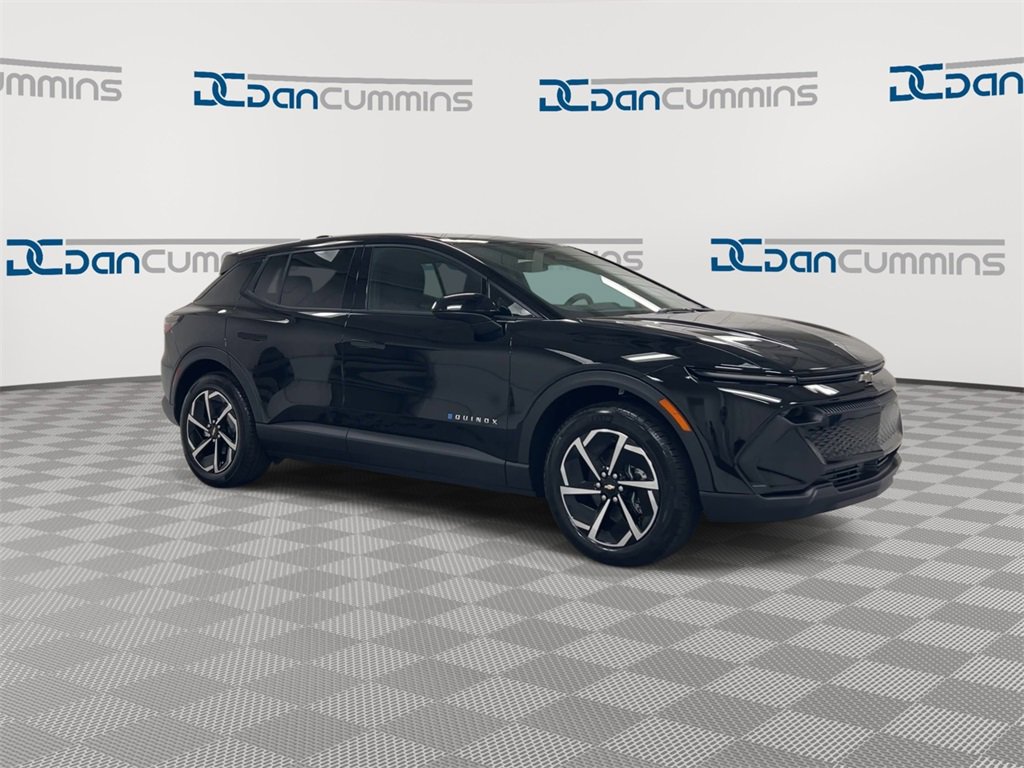 New 2026 Chevrolet Equinox EV LT image 2