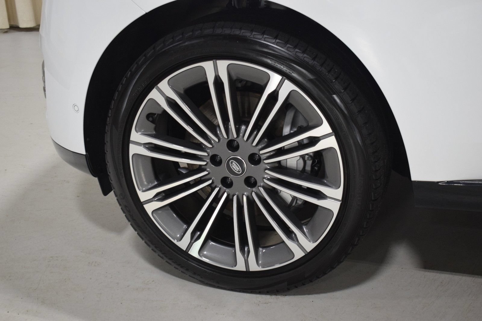 Used 2023 Land Rover Range Rover SE AWD/4WD image 6