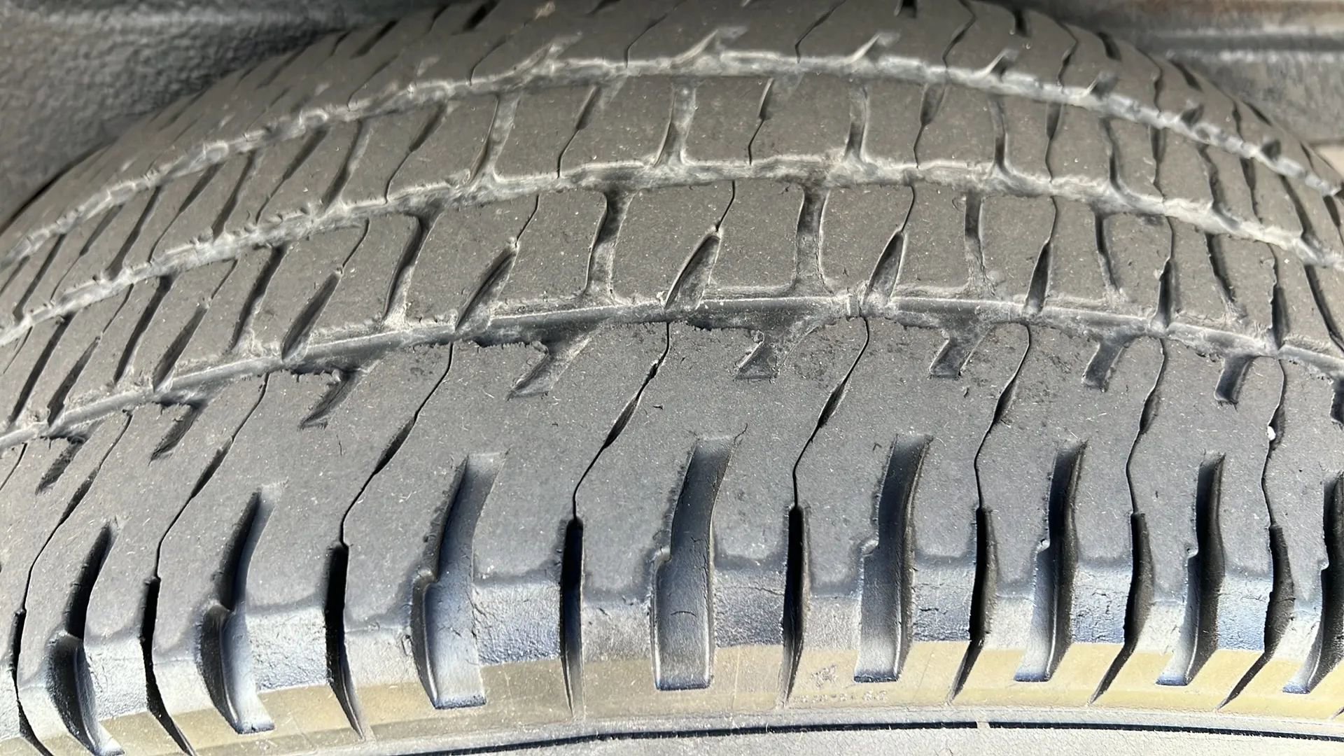 Used 2004 Ford Excursion Limited image 34