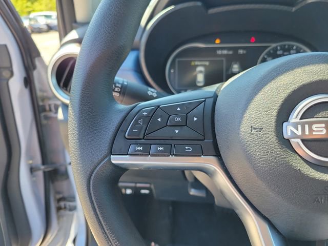 Used 2025 Nissan Versa SV image 12