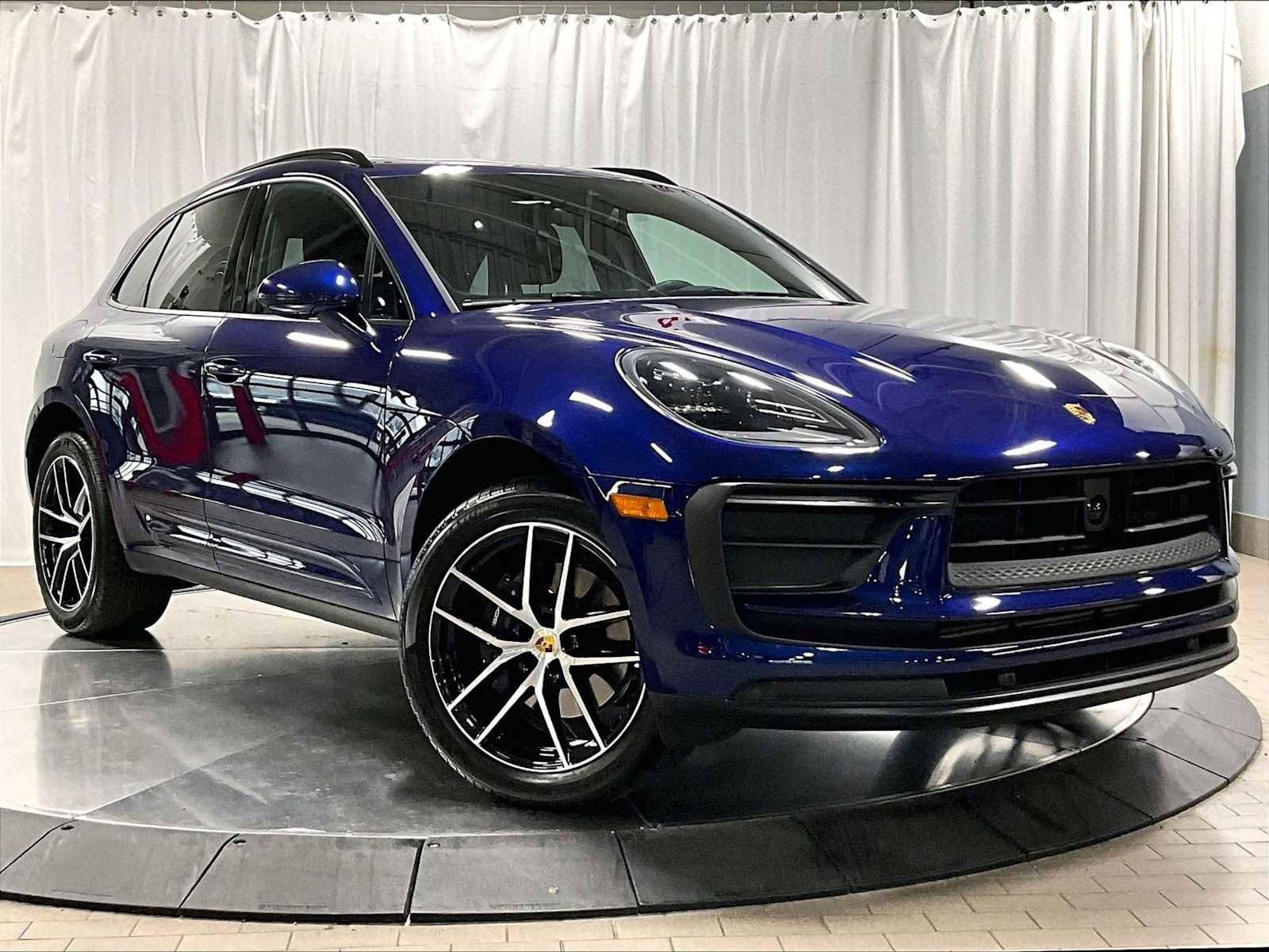 Used 2025 Porsche Macan image 12