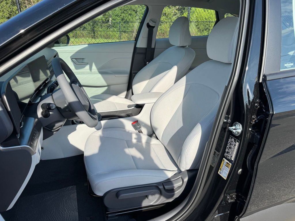 Used 2026 Hyundai Kona SE image 12