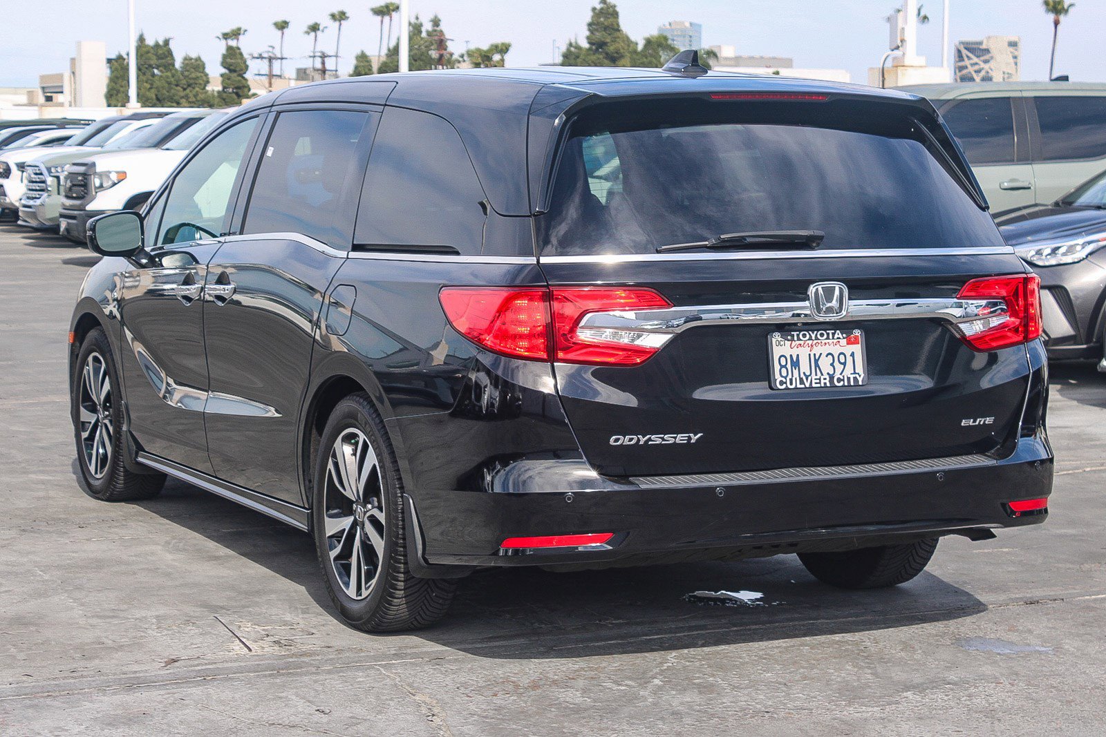 Used 2018 Honda Odyssey Elite image 7