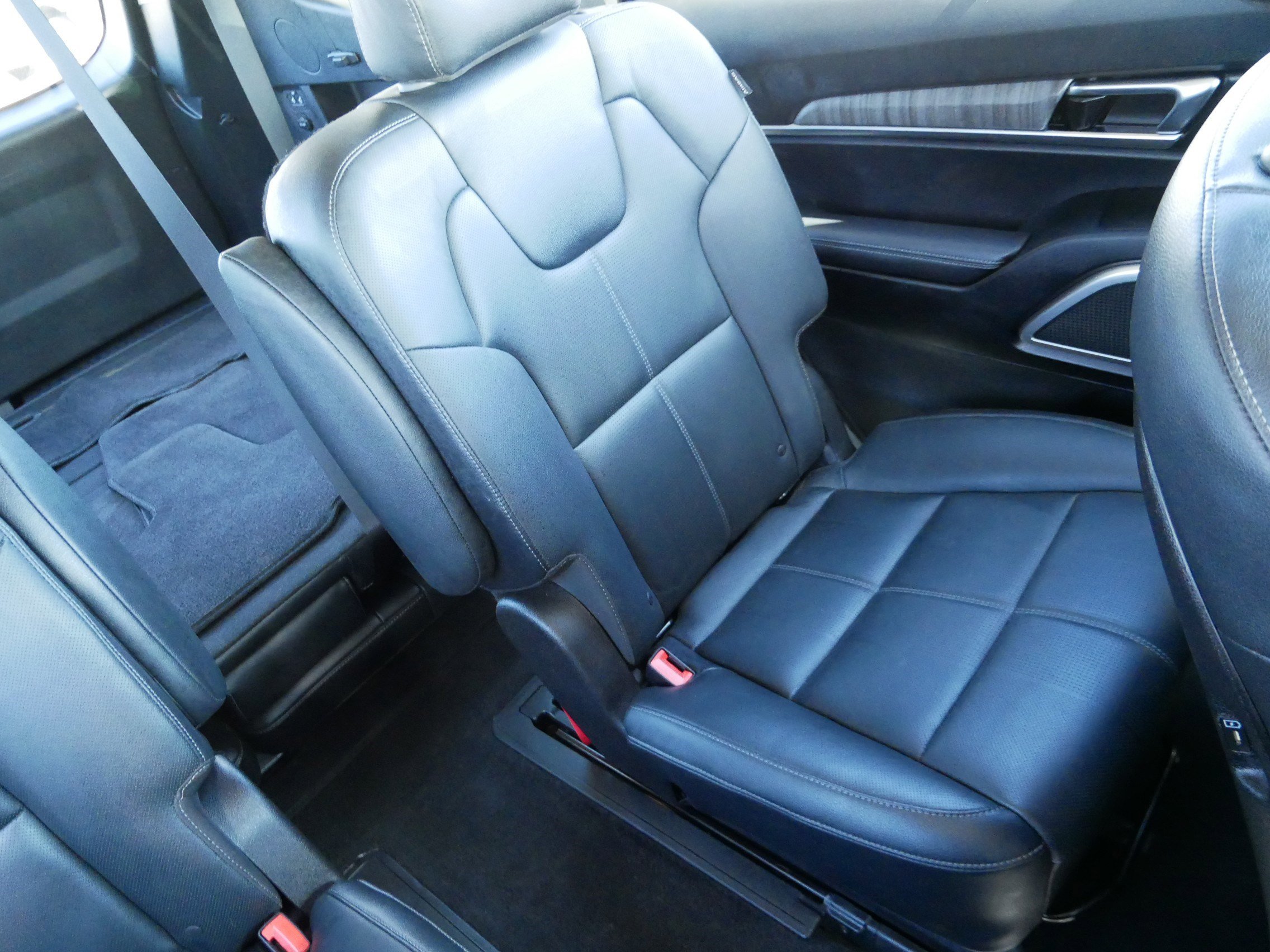 Used 2023 Kia Telluride EX w/ EX Captain's Chair Package image 14