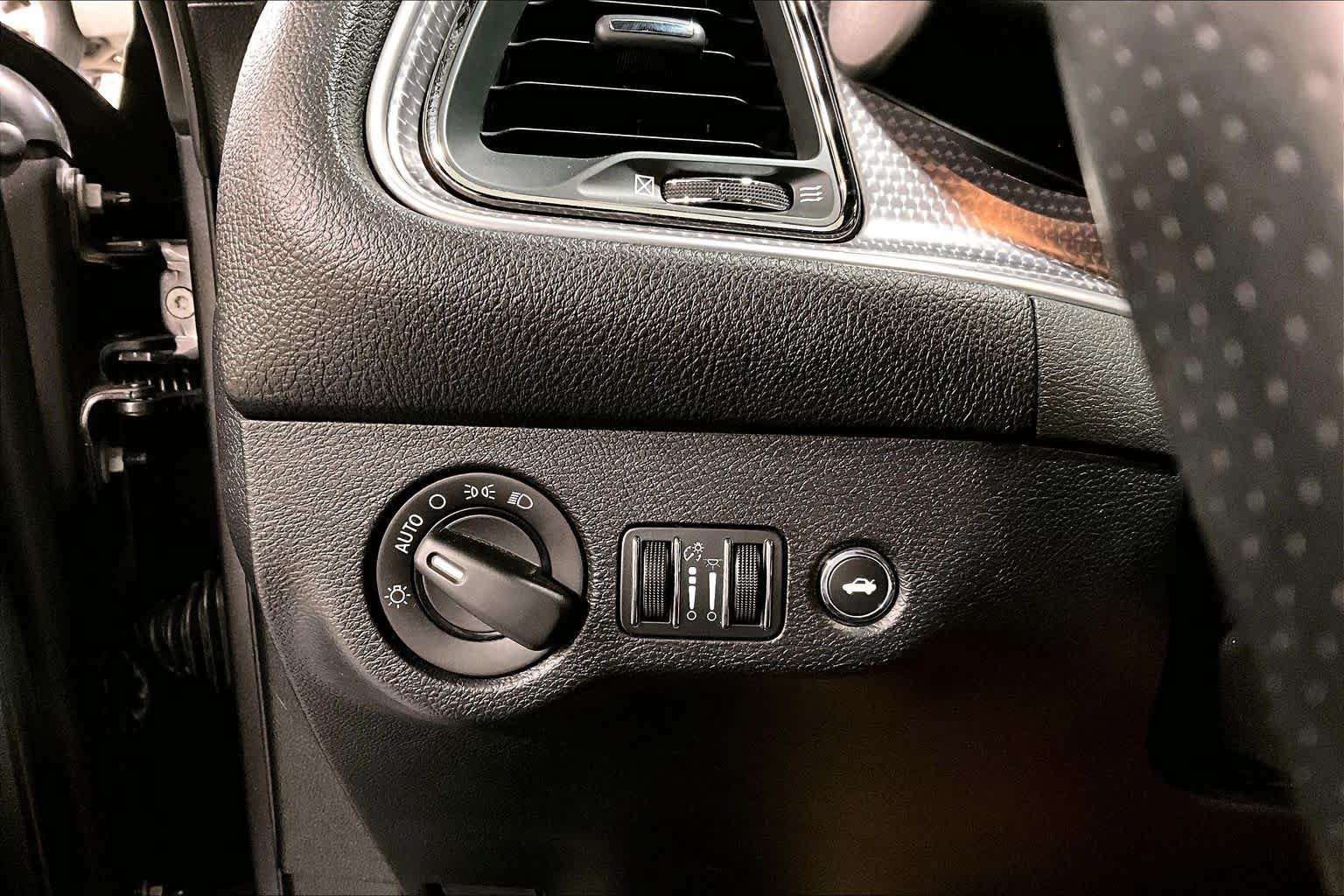 Used 2016 Dodge Challenger SRT Hellcat RWD image 29