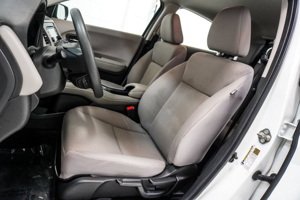 Used 2017 Honda HR-V LX image 6