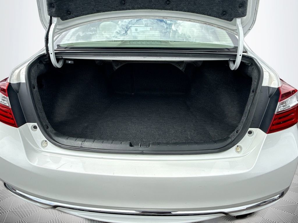 Used 2017 Honda Accord EX image 29