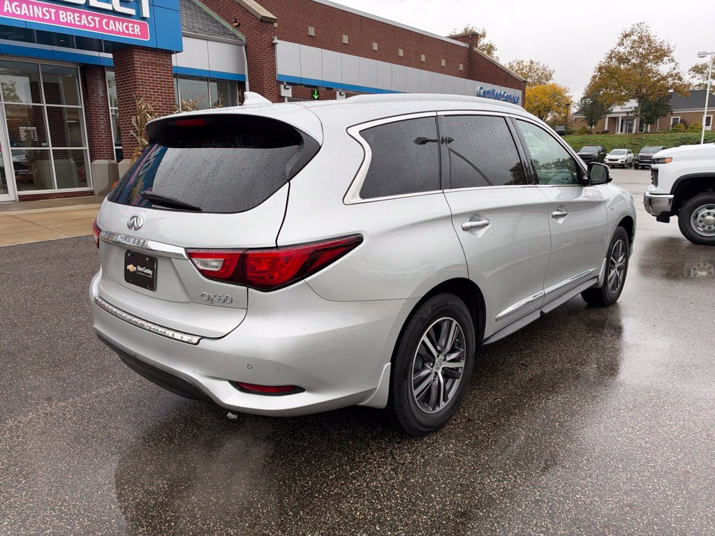 Used 2017 INFINITI QX60 Luxe w/ Premium Plus Package AWD/4WD image 18