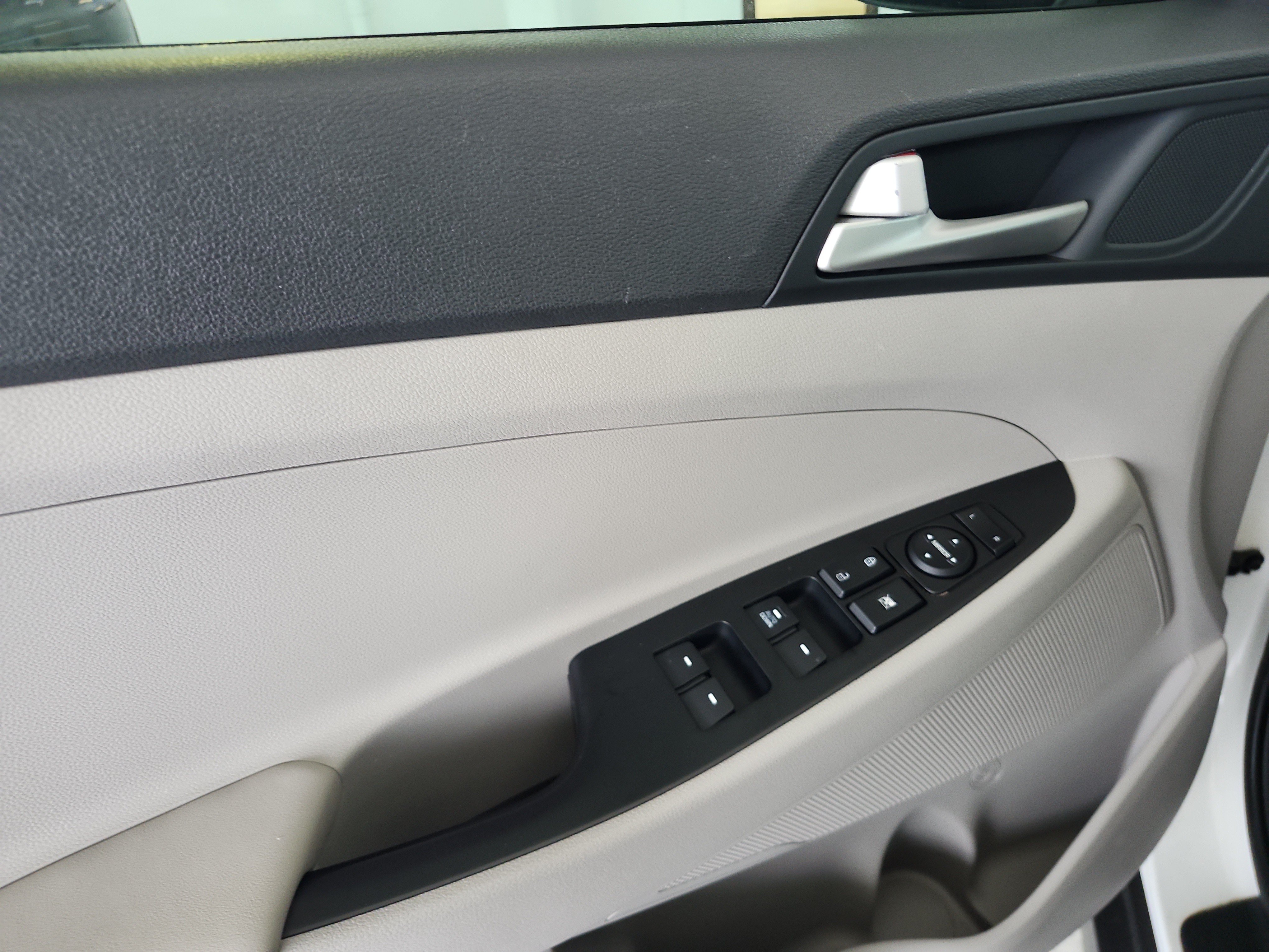 Used 2021 Hyundai Tucson SE w/ Cargo Package FWD image 16