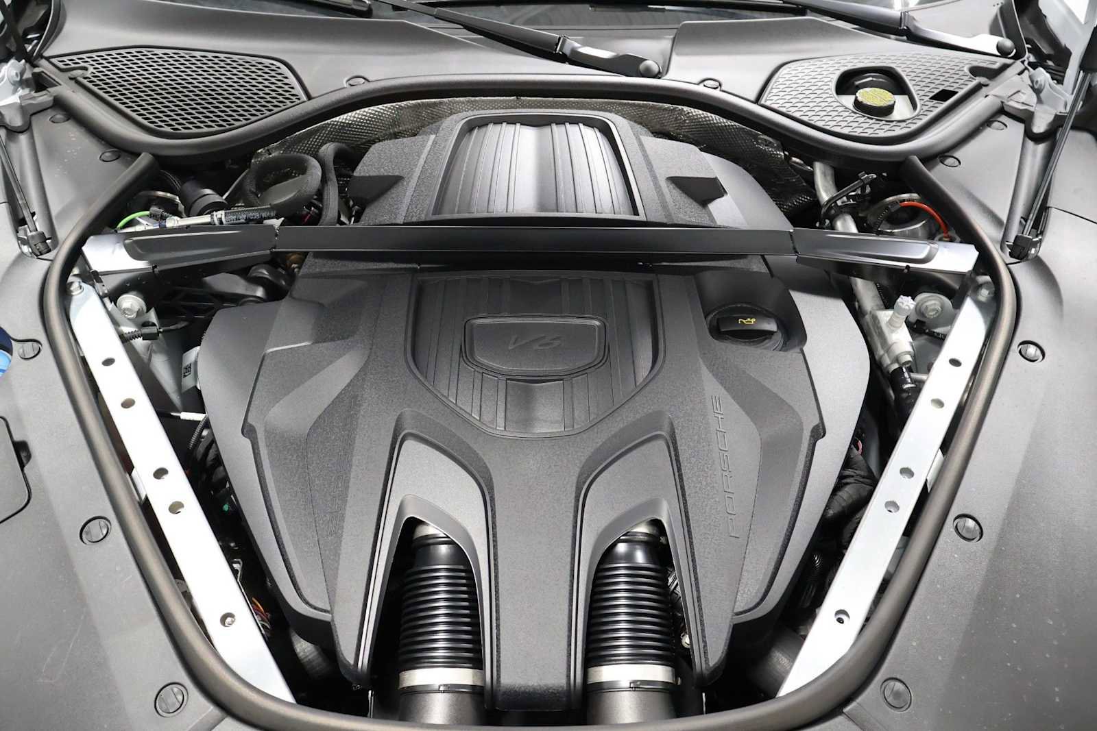 Certified 2025 Porsche Panamera 4 AWD/4WD image 39