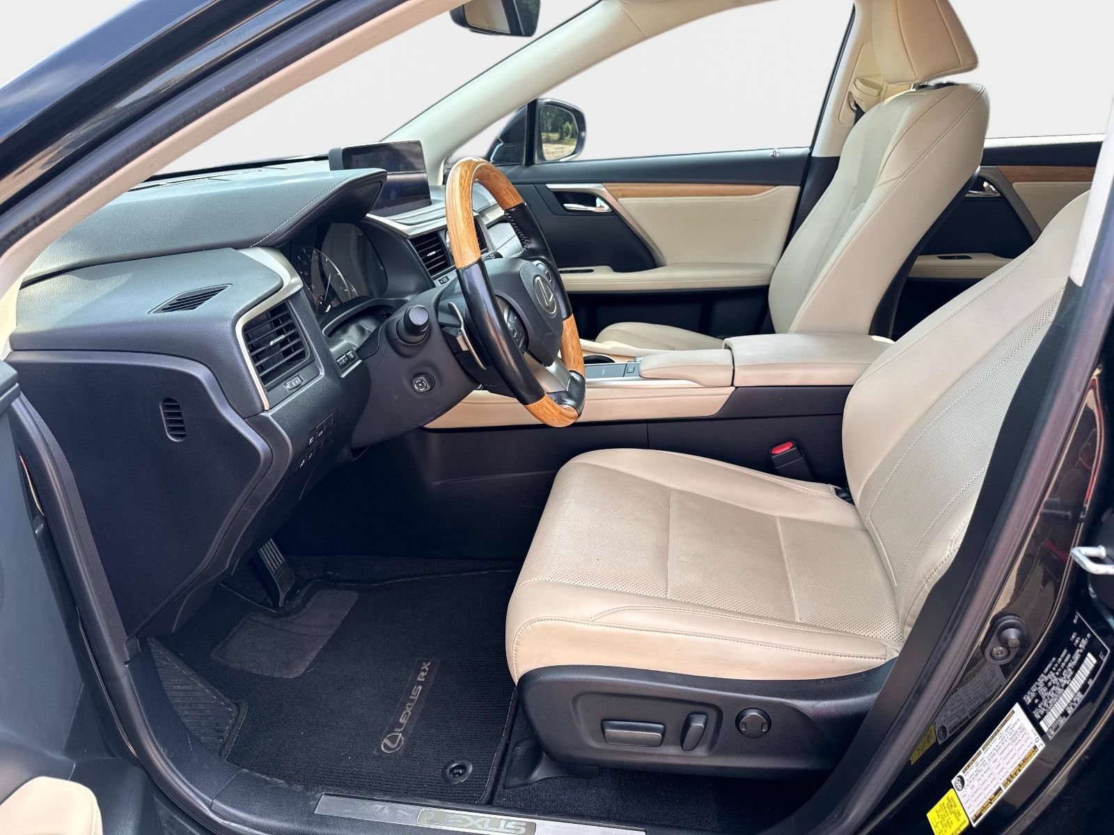 Used 2021 Lexus RX 350L FWD w/ Premium Package image 15