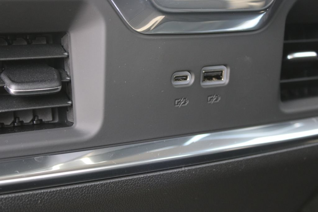 New 2026 Chevrolet Silverado 1500 LTZ w/ LTZ Premium Package AWD/4WD image 29