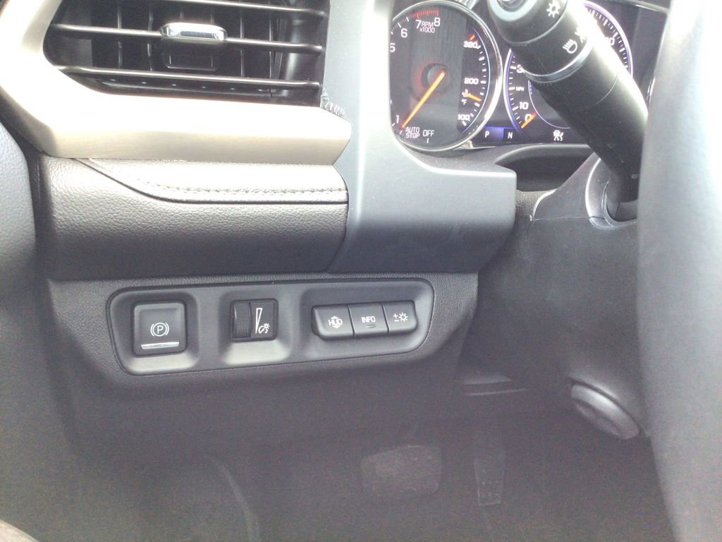 Used 2022 GMC Acadia Denali w/ Denali Ultimate Package FWD image 18