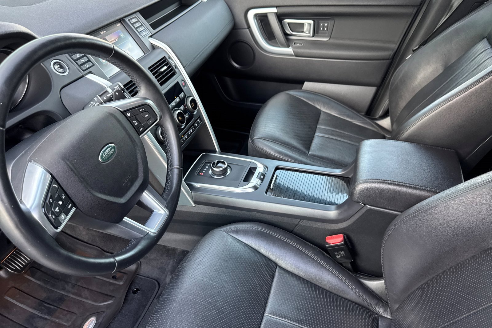 Used 2019 Land Rover Discovery Sport HSE image 9