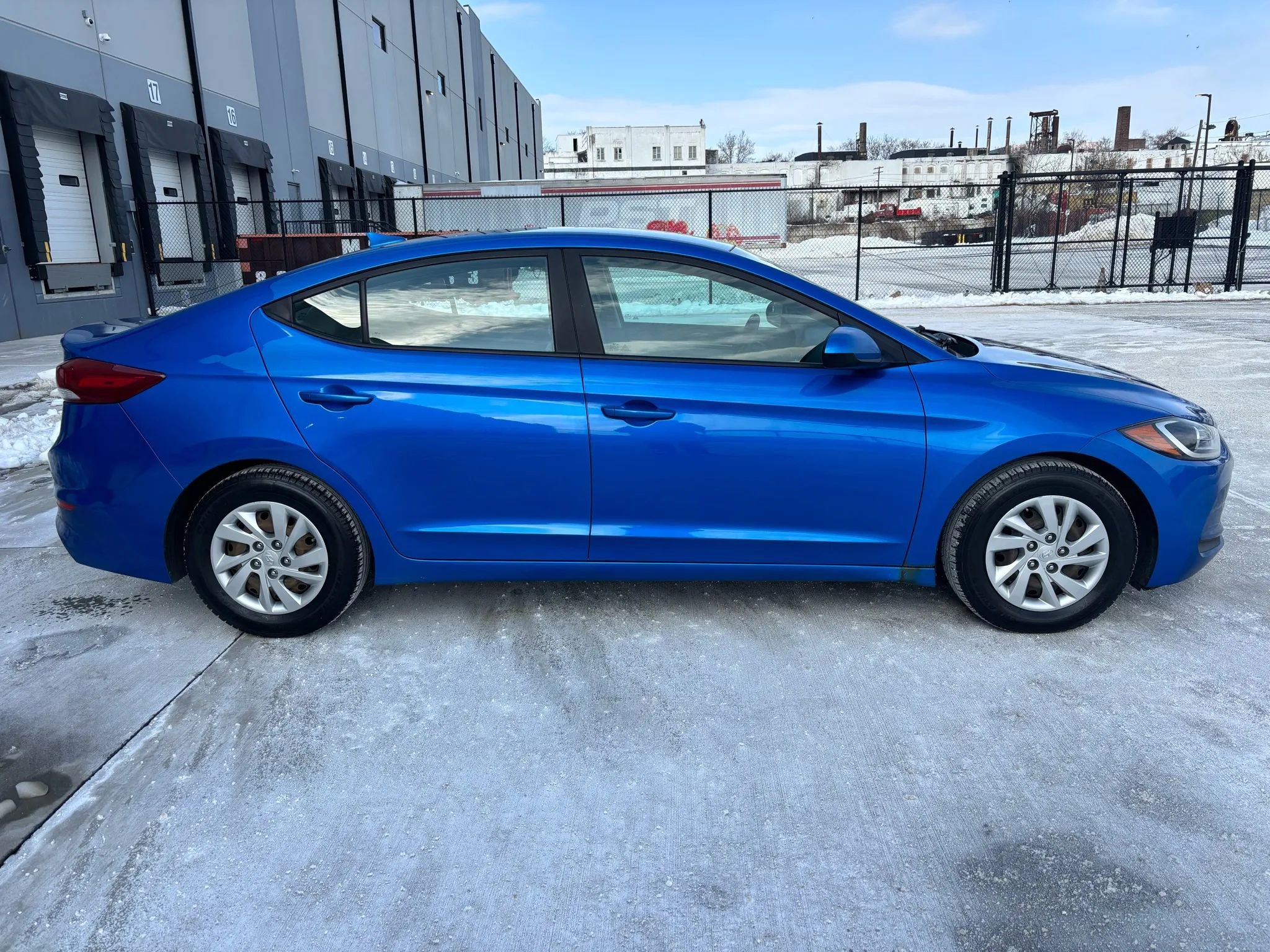Used 2017 Hyundai Elantra SE image 9