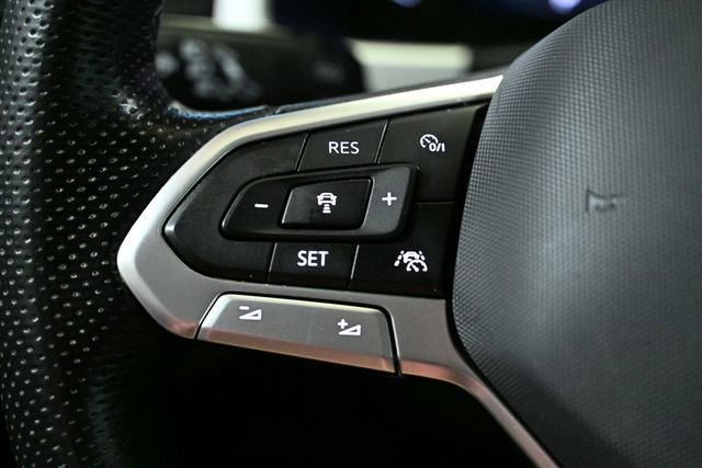 Used 2022 Volkswagen Atlas SEL Premium image 44