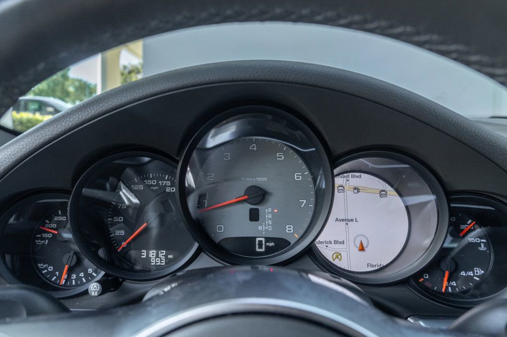 Used 2017 Porsche 911 Carrera 4S image 18