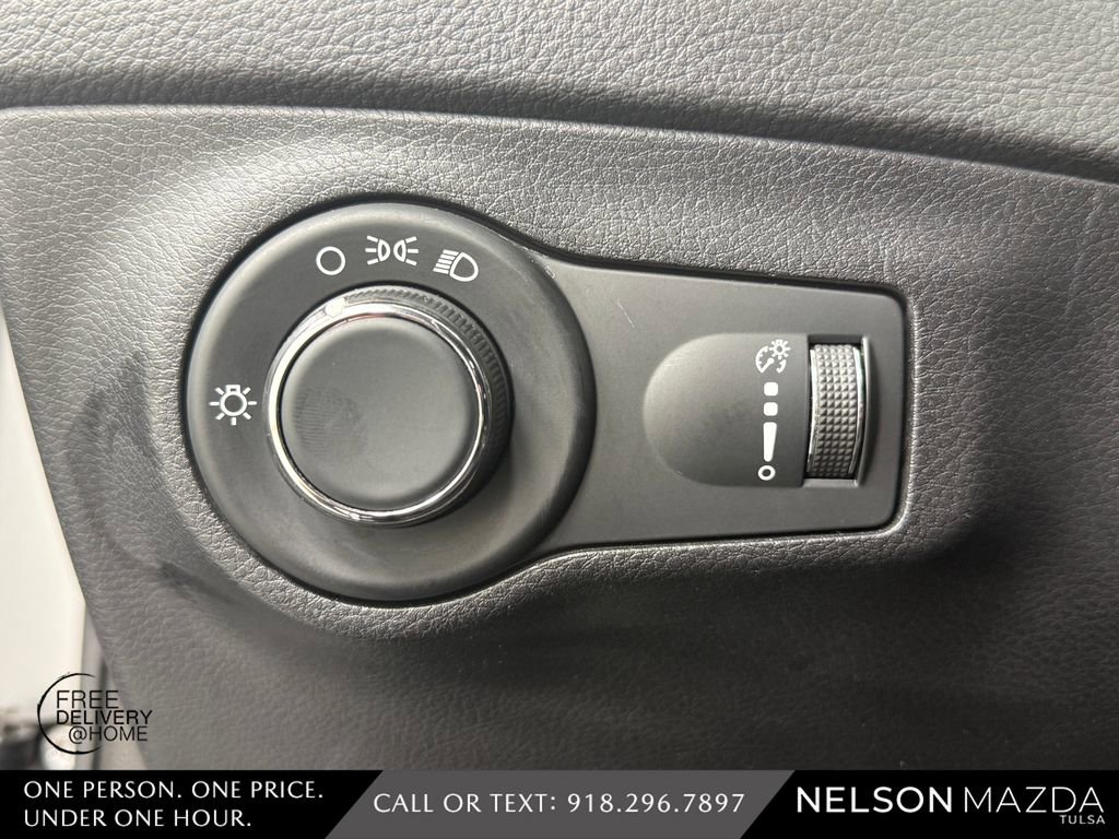 Used 2019 Jeep Compass Sport w/ Cold Weather Group FWD image 21