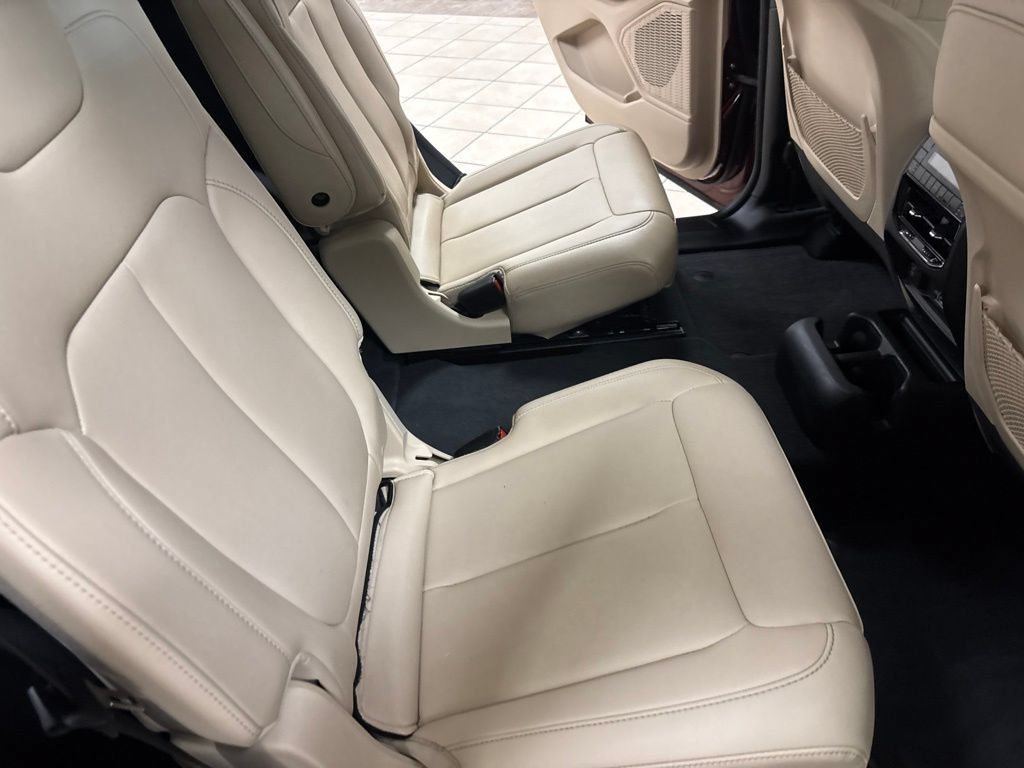 Used 2023 Jeep Grand Cherokee L Limited AWD/4WD image 35